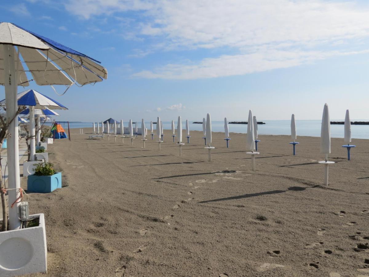 Faro 23 Apartment Lido delle Nazioni Exterior foto
